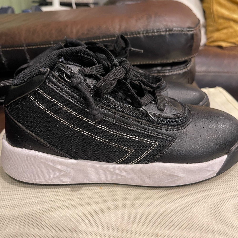 BILLY SHOE SIZE 4M